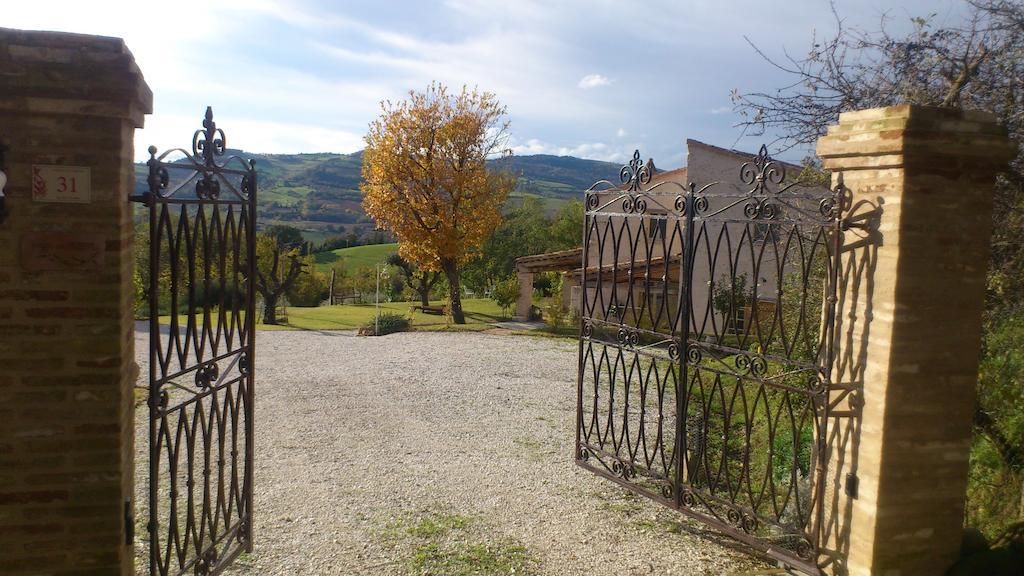 TavoletoPoggio Dei Prugnoli住宿加早餐旅馆 外观 照片